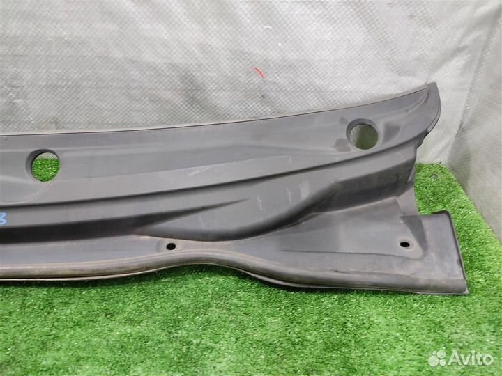 Решетка стеклоочистителей Toyota Corolla Verso R1