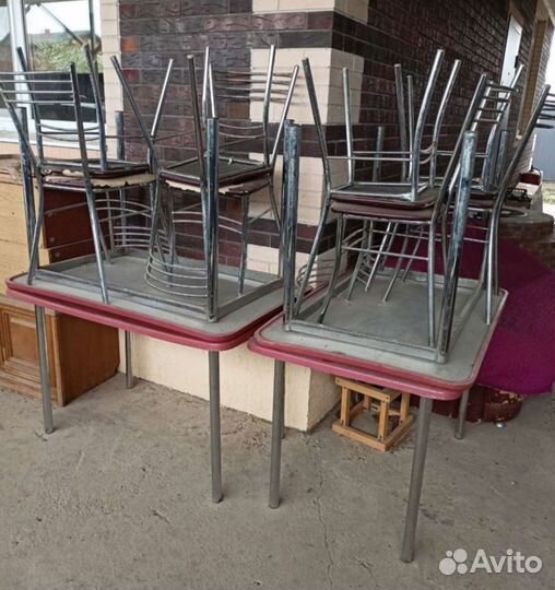 Столы и стулья для кофе и столовой