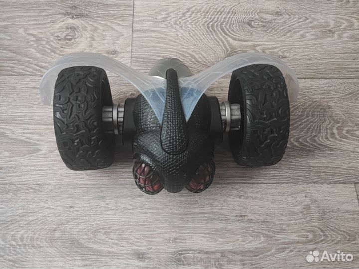 Аккумуляторная машинка на радио упровлении