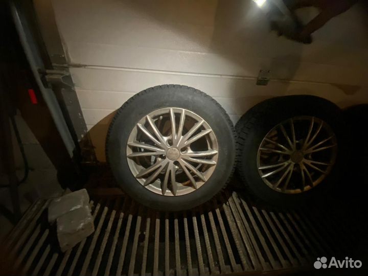 Литые диски с зимней резиной R 15