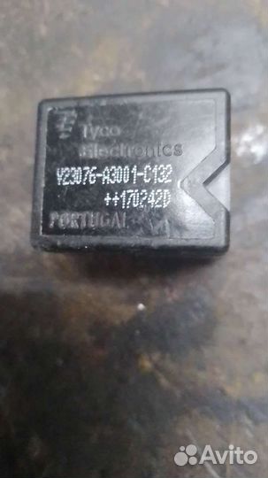 Реле v23076-a3001-c132