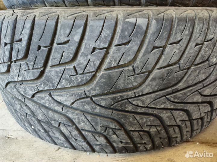 Hankook Ventus ST RH06 285/35 R22