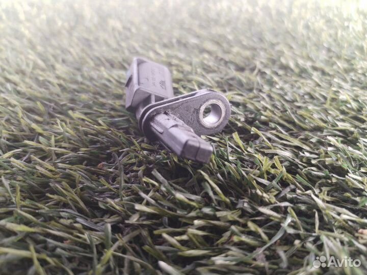 Датчик ABS передний правый Audi Q3 8UB cczc 2012