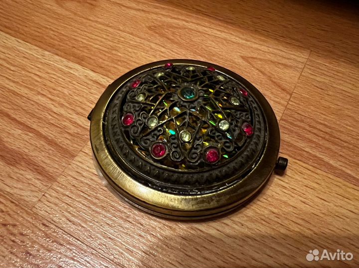 Винтажное зеркальце