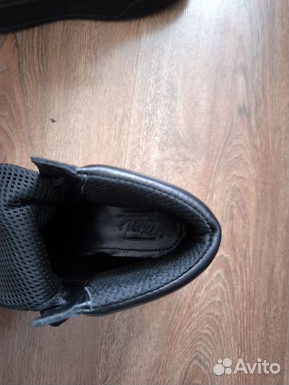 Женские демисезонные кроссовки