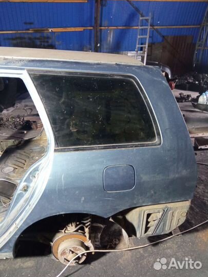 Форточка задняя левая Mitsubishi Lancer IX wagon