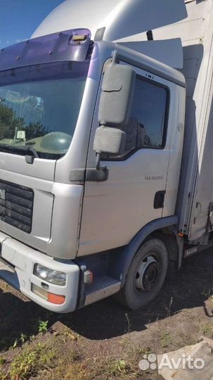 Ящик для инструментов (набор инструментов) MAN TGL