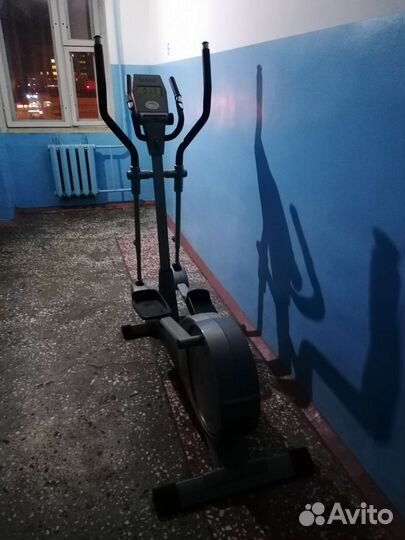 Эллиптический тренажер torneo