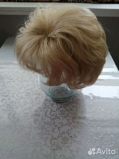 Парик светлый