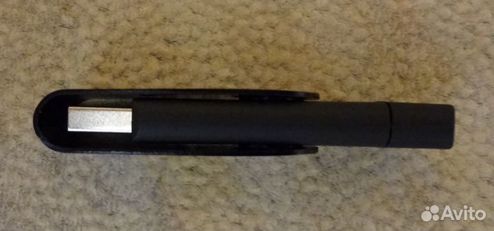 Новую флешку 32 Гб. Разъемы USB 3.0 и micro USB