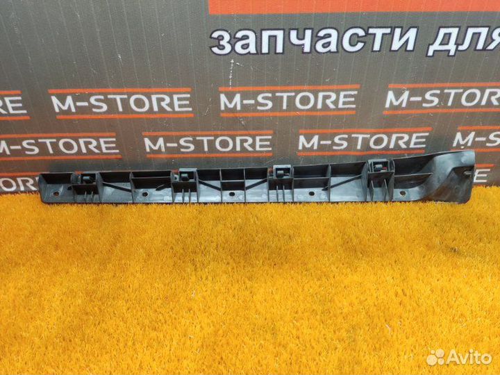 Кронштейн порога задний левый Mercedes-Benz