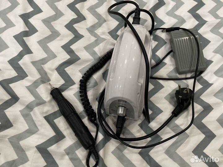 Аппарат для маникюра и педикюра