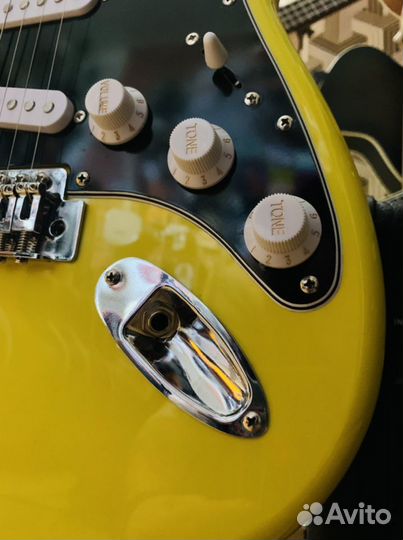 Электрогитара + Комбоусилитель (комплект)