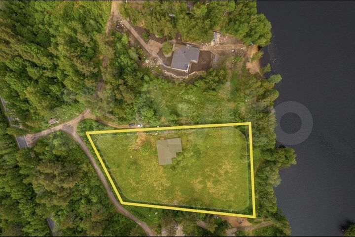 Коттедж 258 м² на участке 80 сот.