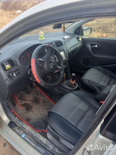 Volkswagen Polo 1.6 МТ, 2011, 227 000 км