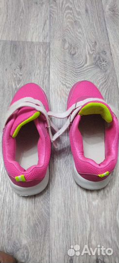 Кроссовки для девочки