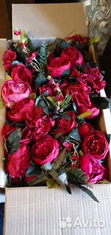 Искусственные цветы (в ассортименте), коробка