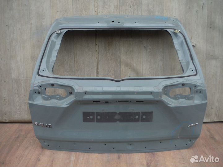 Крышка багажника №110 Toyota RAV4 (XA50) 2020