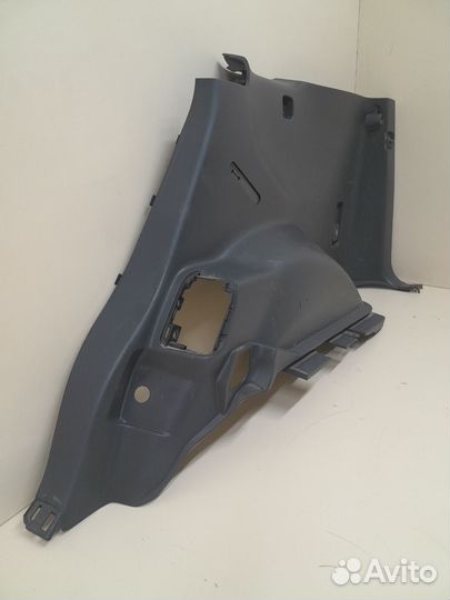 Б/У Б/У Обшивка багажника 6473060010B3 toyota