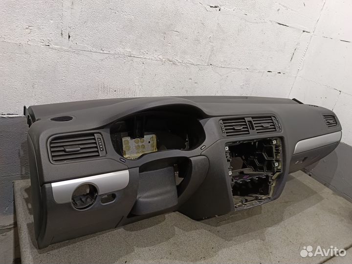 Торпеда в сборе Volkswagen Jetta 6 + декор