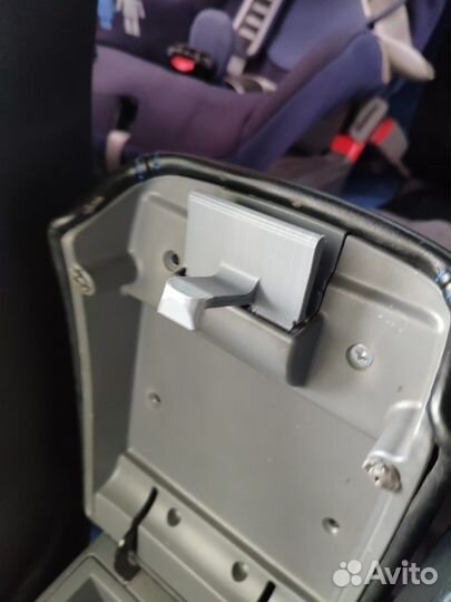 Фиксатор подлокотника Chevrolet Lacetti