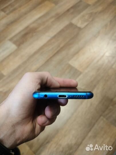 HONOR 10, 4/64 ГБ