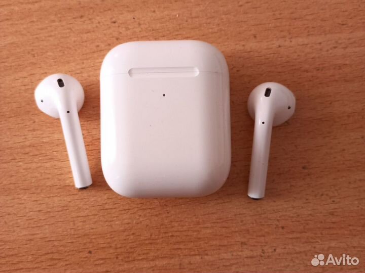 Беспроводные наушники AirPods