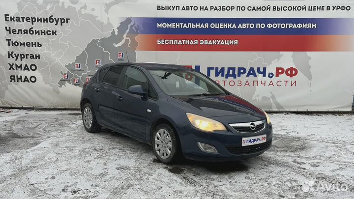 Отражатель в бампер задний левый Opel Astra (J) 13262017