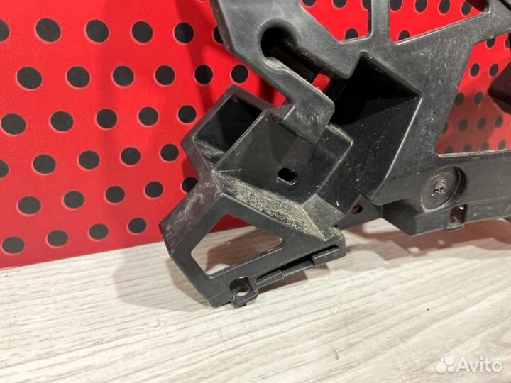 Крепление фары левой Mercedes-Benz Gle W166 2018