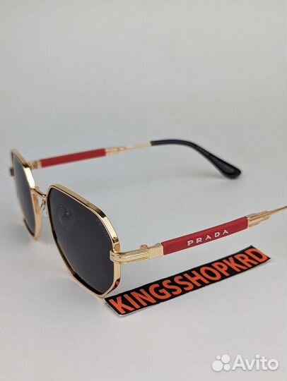 Солнцезащитные очки Prada