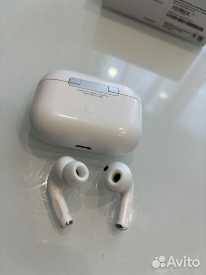 AirPods Pro with Wireless Charging Case