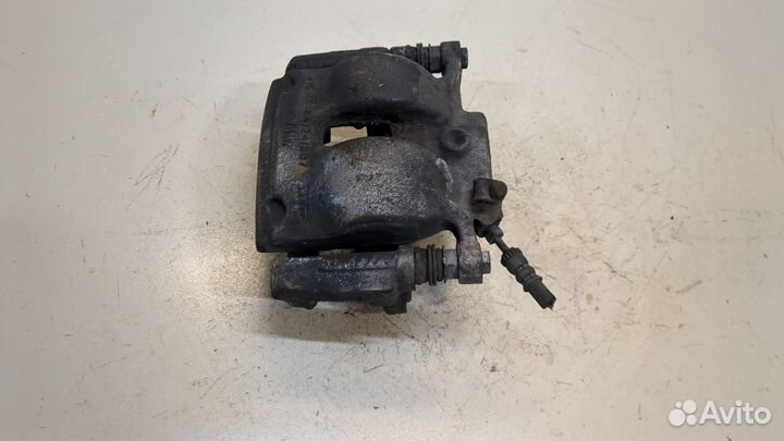 Суппорт левый передний BMW 1 F40 2019