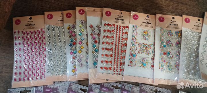Стразы декоративные (для украшения, самоклеящиеся)