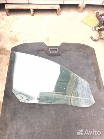 Стекло двери заднее левое Volvo S80
