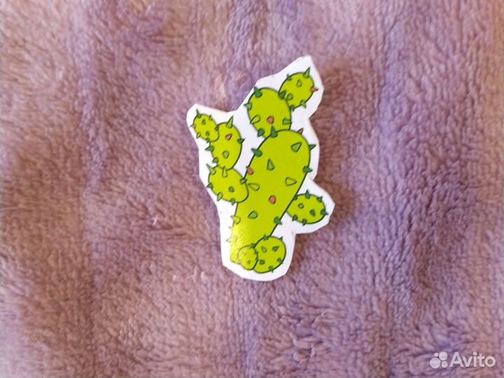 Игрушки и наклейки