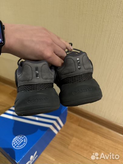 Кроссовки adidas ozelia 38