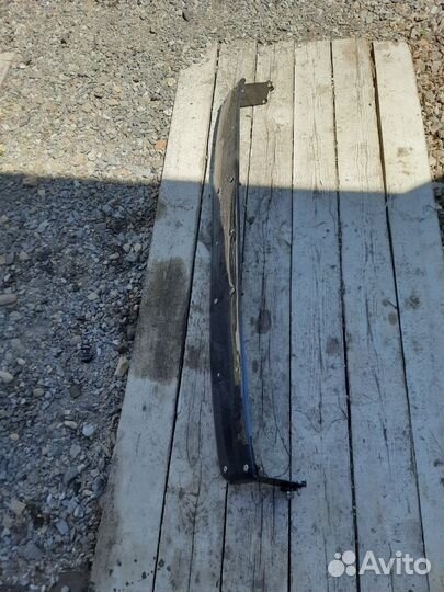 Козырек передний niva