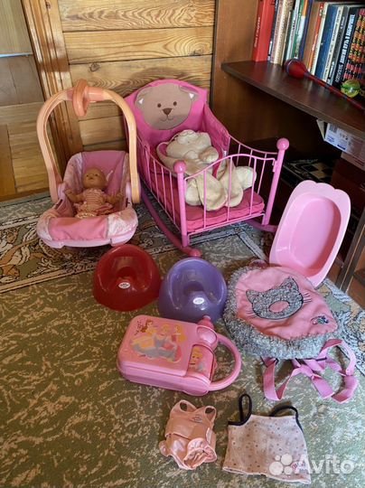 Детские игрушки (кровать, кукла, переноска и тд)