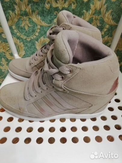Кроссовки adidas