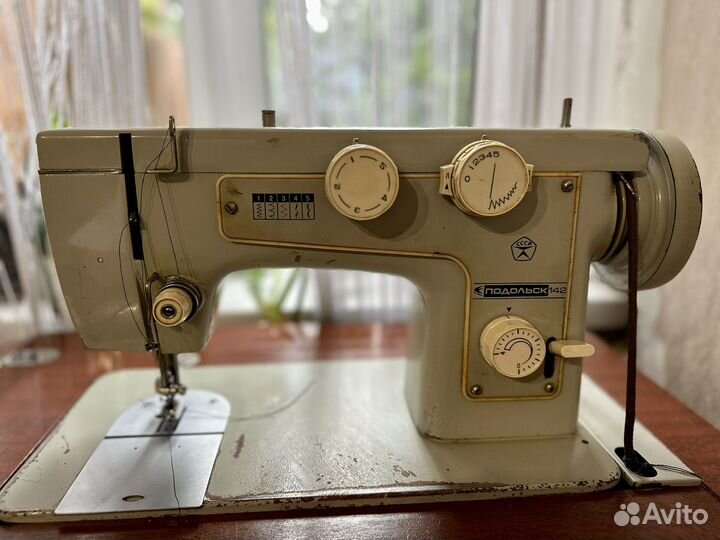Швейная машина Подольск 142