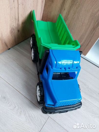 Машинка самосвал