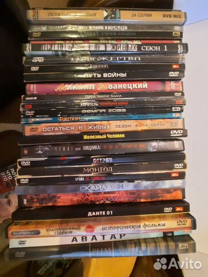 DVD диски и кассеты