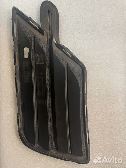 Решетка переднего бампера левая 2k5853665b