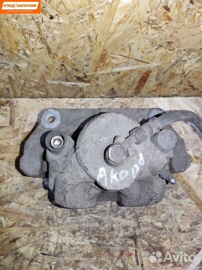 Суппорт тормозной передний левый Honda Accord 8