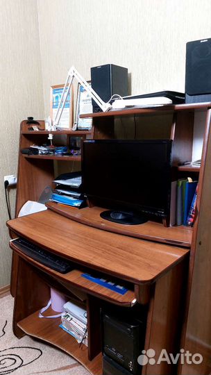 Компьютерный стол