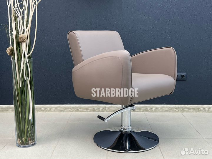 Парикмахерское кресло