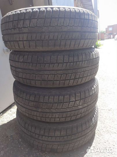 Bridgestone Blizzak Revo GZ 185/60 R15 84S