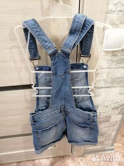 Джинсовый комбинезон для девочки