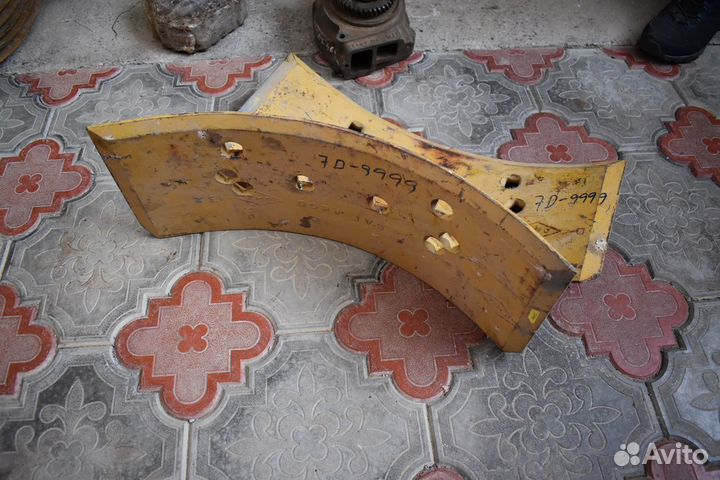 Угловой нож отвала 7D9999