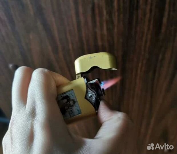 Винтажная газовая зажигалка металл